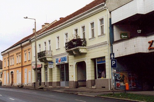 Üzletek - Széchenyi tér